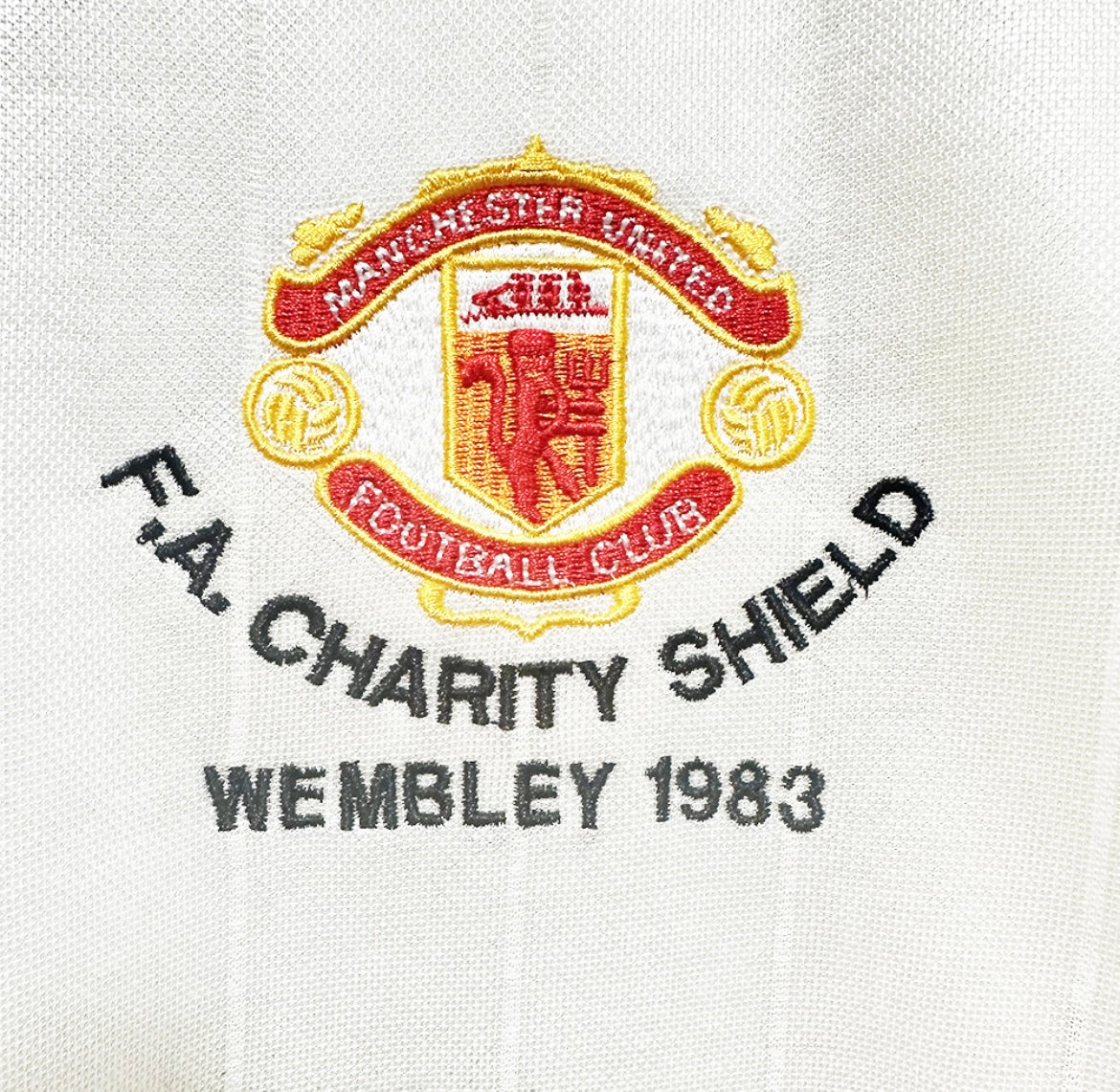 MANCHESTER UNITED - MAILLOT EXTÉRIEUR 1982/83
