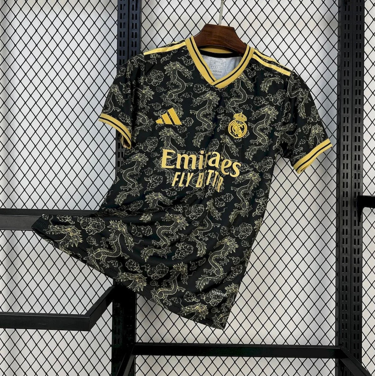REAL MADRID - MAILLOT CONCEPT 25/26