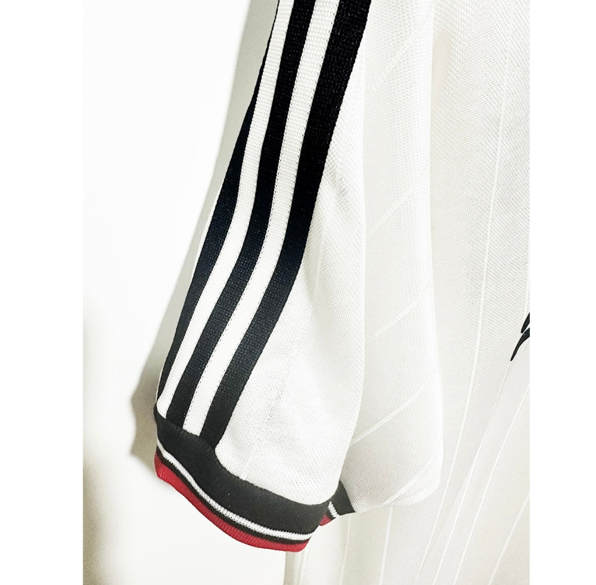 MANCHESTER UNITED - MAILLOT EXTÉRIEUR 1982/83