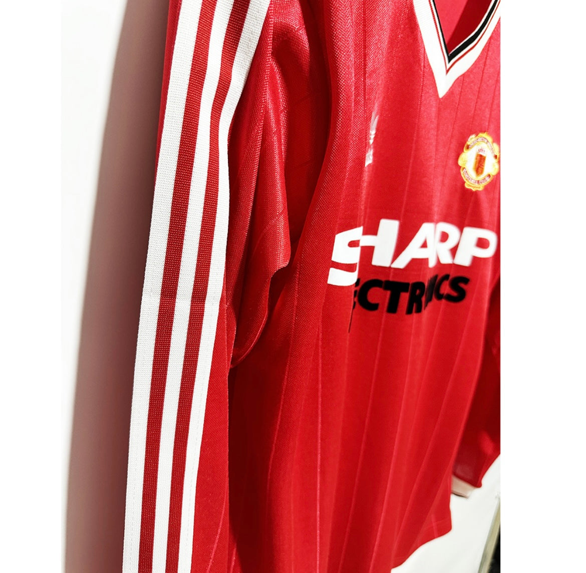 MANCHESTER UNITED - MAILLOT DOMICILE MANCHES LONGUES 1982/83
