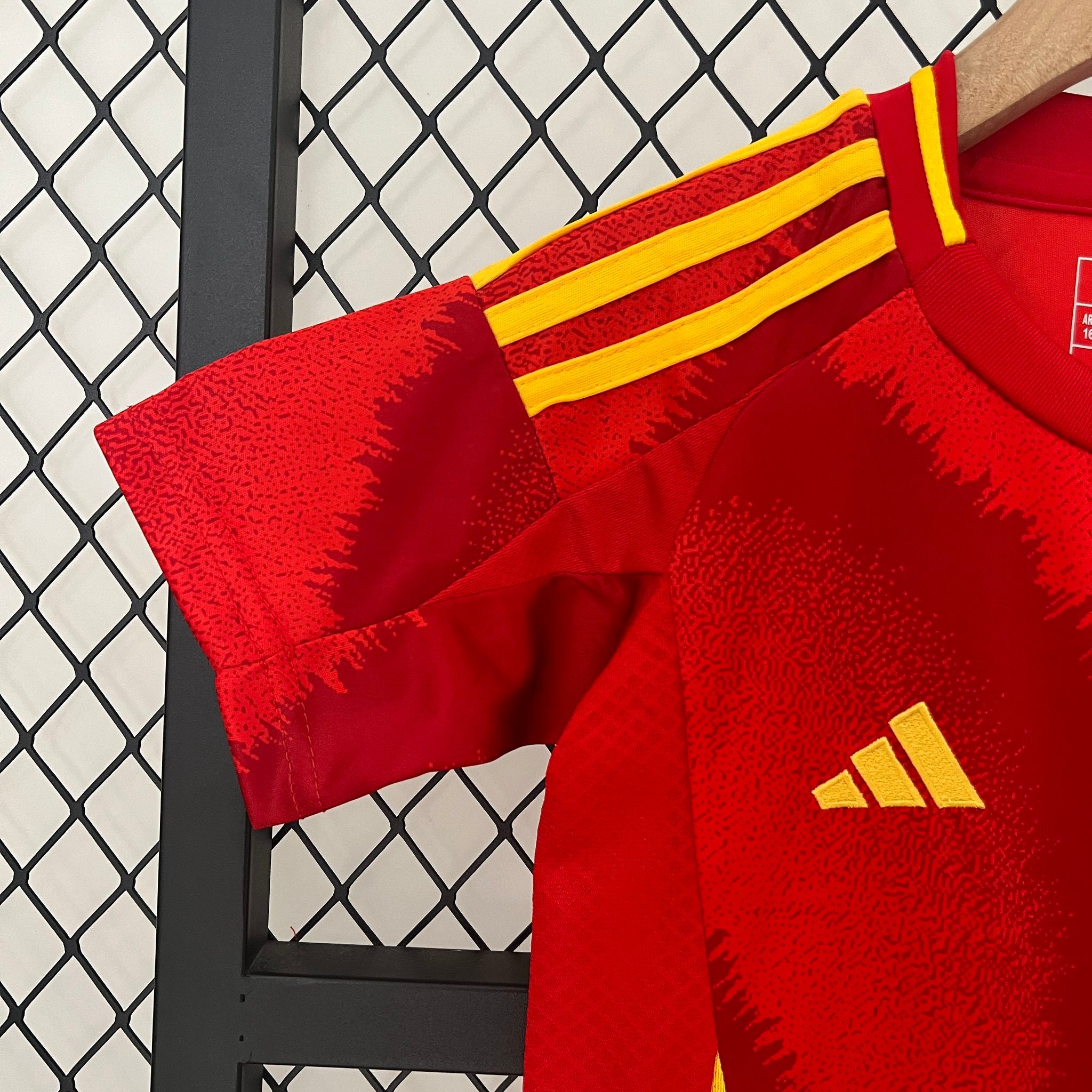 ESPAGNE - ENSEMBLE ENFANT DOMICILE 2024