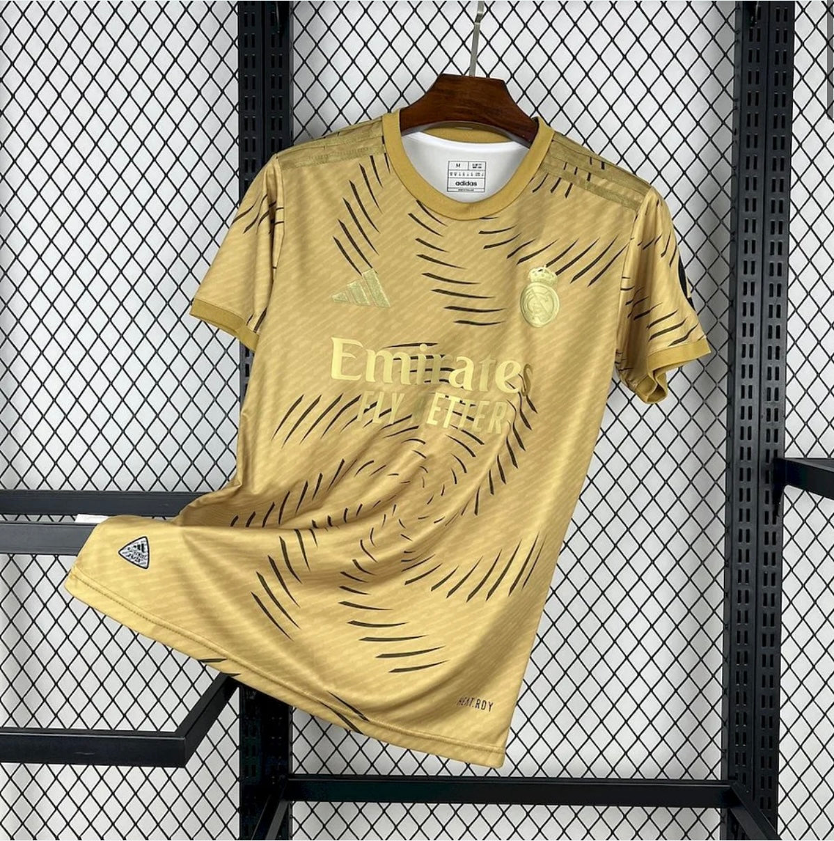 REAL MADRID - MAILLOT CONCEPT 25/26