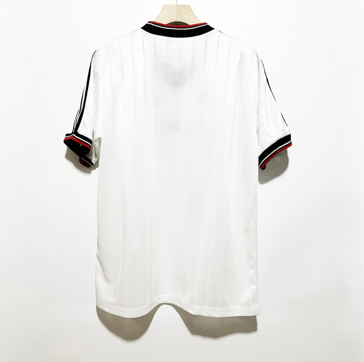 MANCHESTER UNITED - MAILLOT EXTÉRIEUR 1982/83