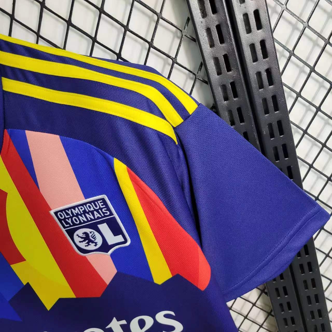 OLYMPIQUE LYONNAIS - MAILLOT EXTÉRIEUR THIRD 23/24