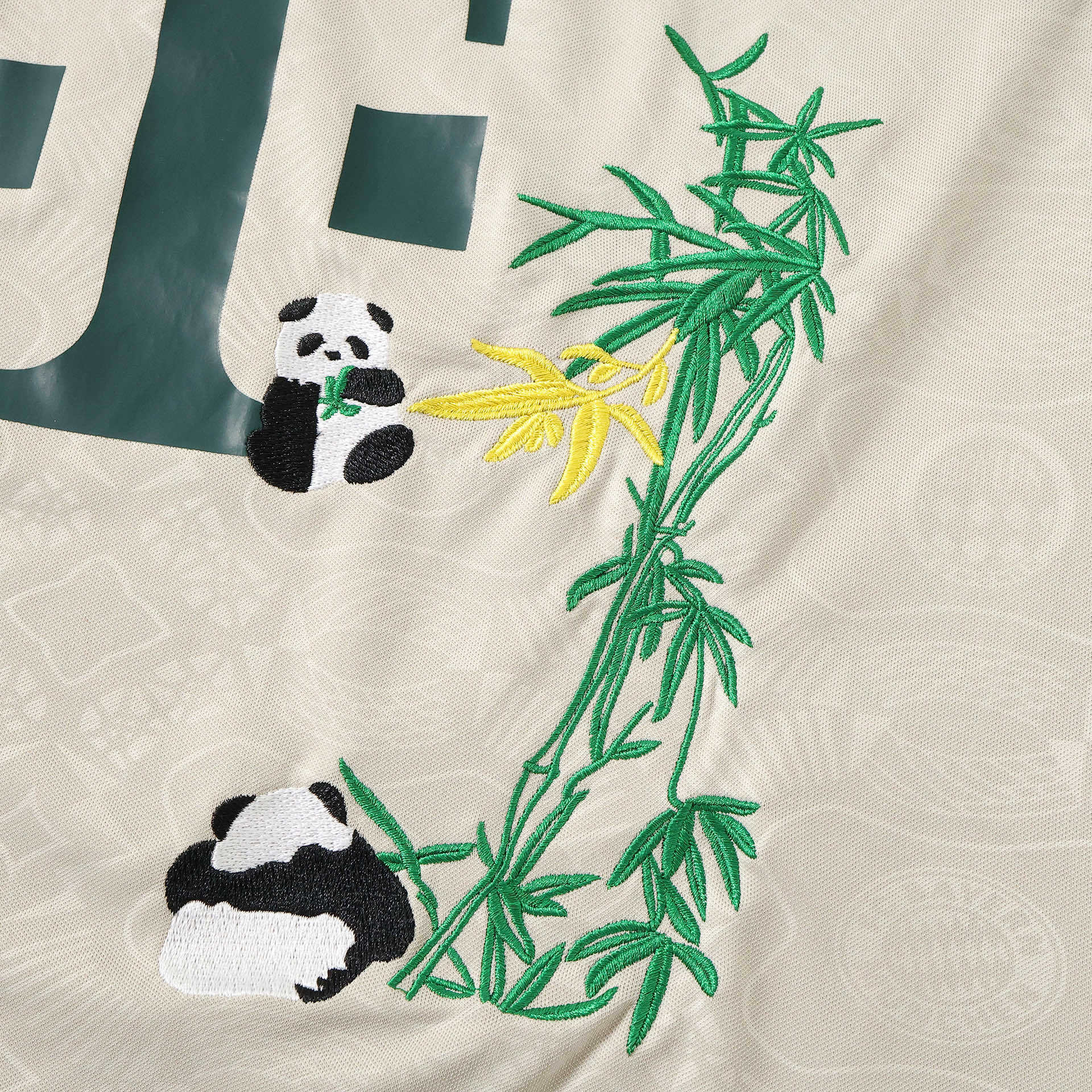 BAYERN MUNICH - MAILLOT BRODÉE 25/26