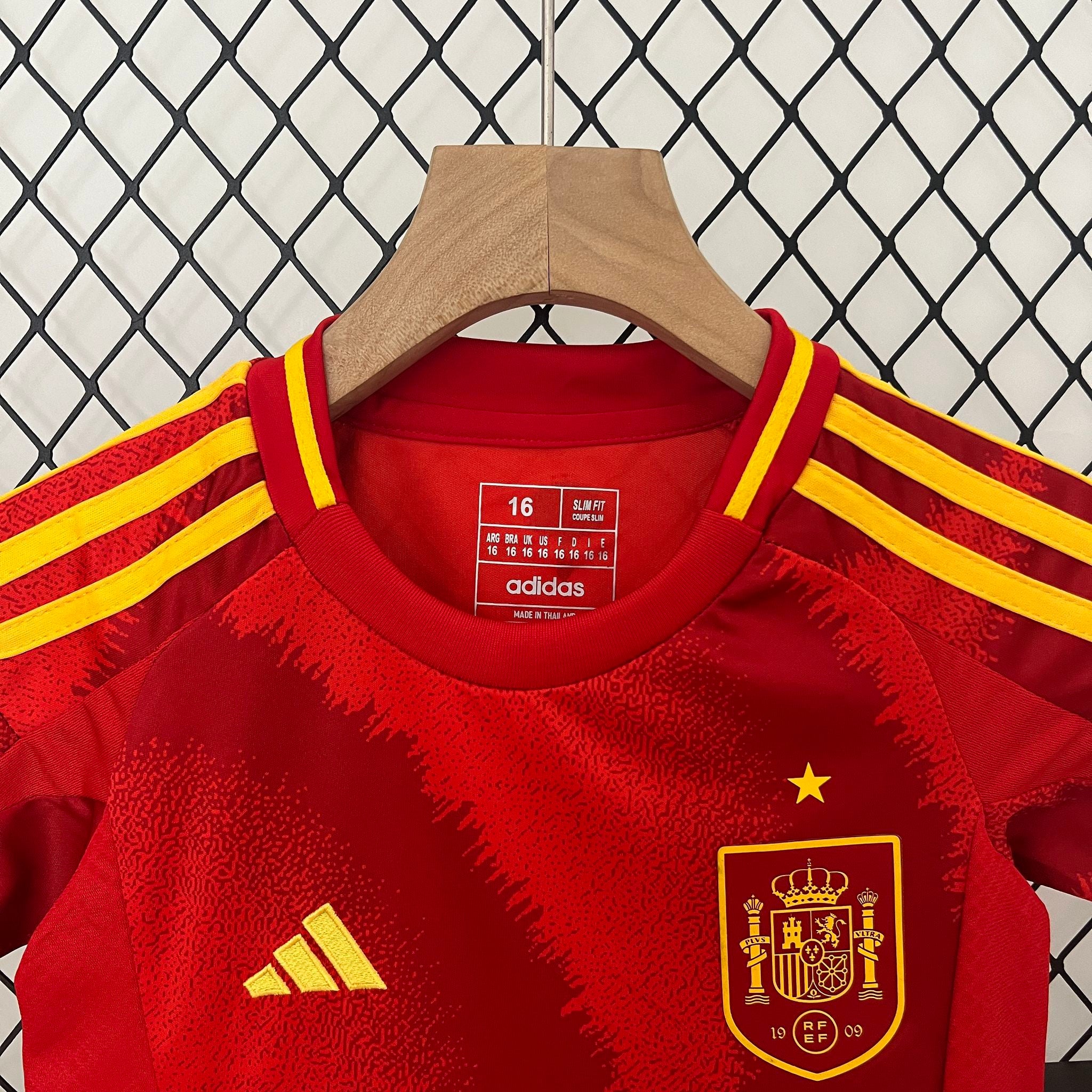 ESPAGNE - ENSEMBLE ENFANT DOMICILE 2024