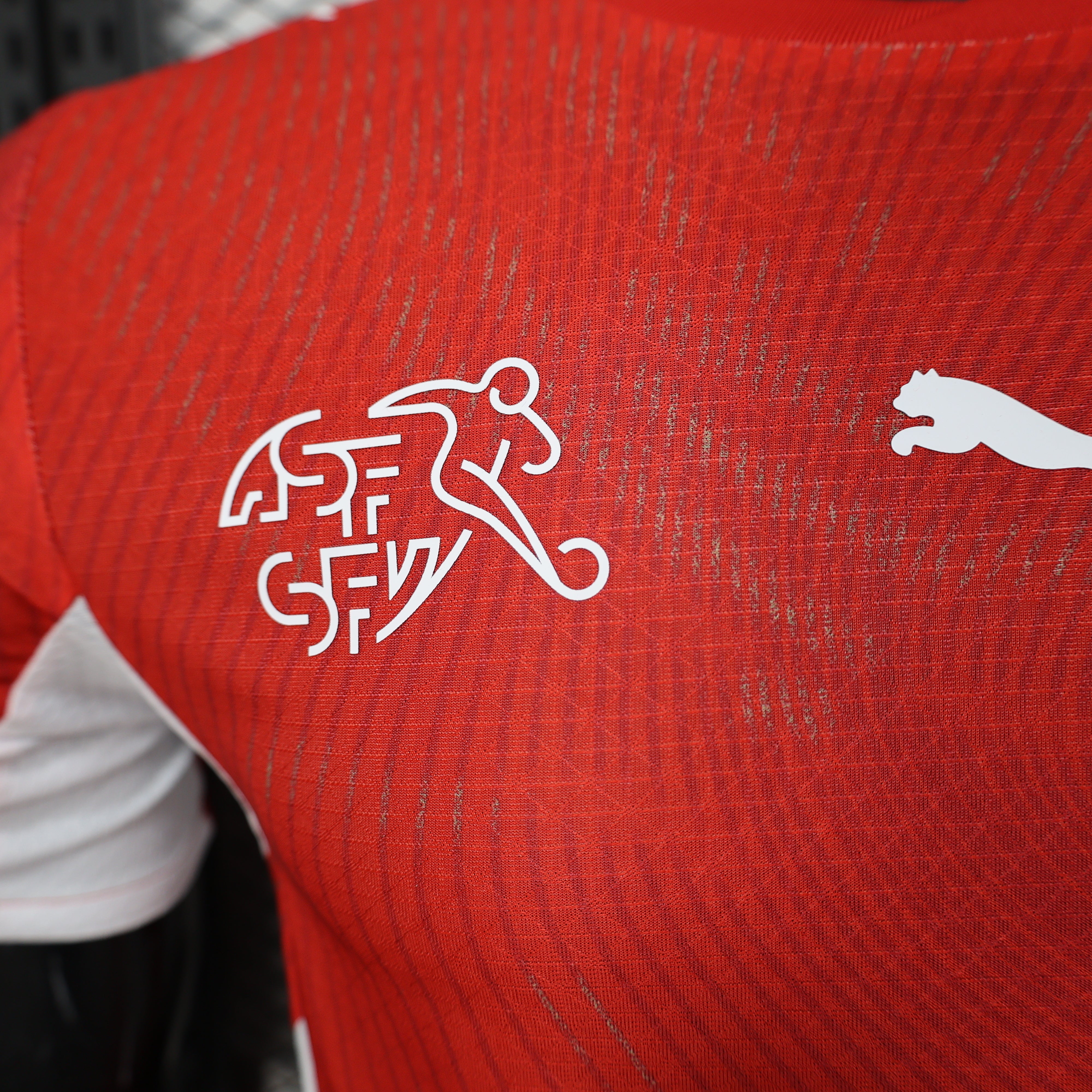 SUISSE - MAILLOT DOMICILE JOUEUR 2026