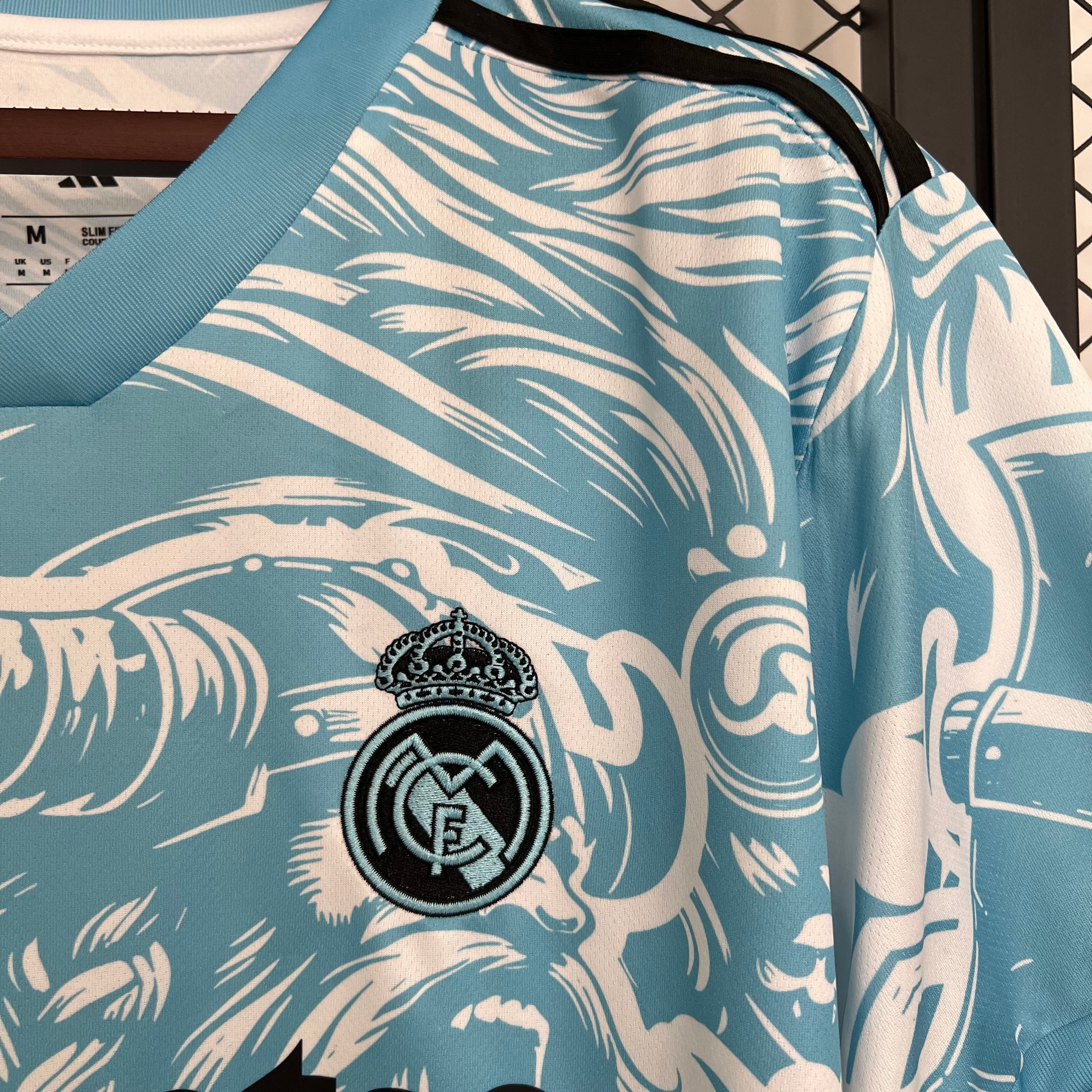 REAL MADRID - MAILLOT CONCEPT 25/26