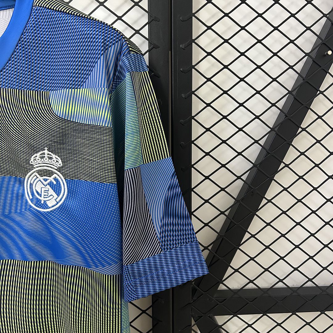 REAL MADRID - MAILLOT ENTRAINEMENT 25/26