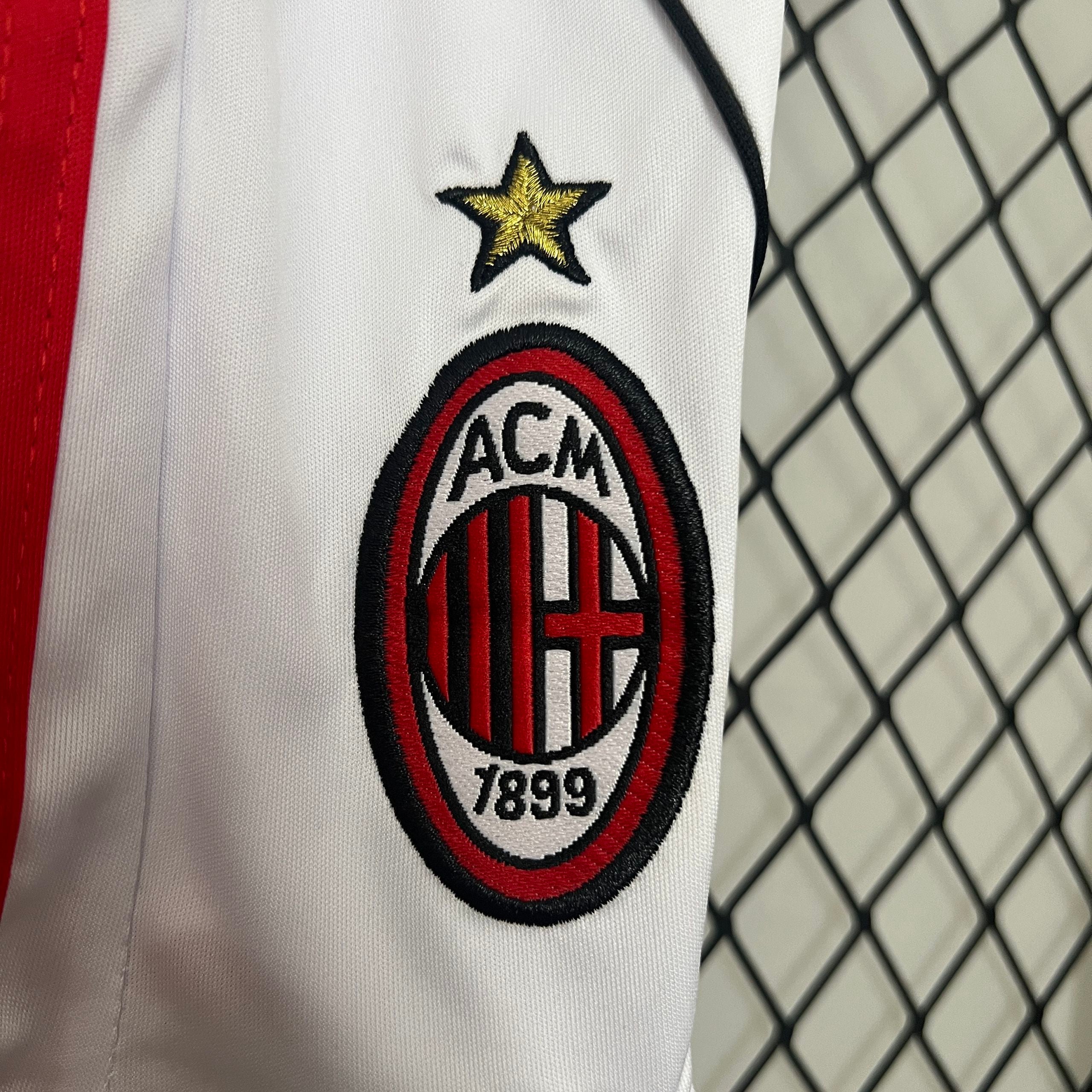 AC MILAN - ENSEMBLE ENFANT EXTÉRIEUR RETRO 06/07