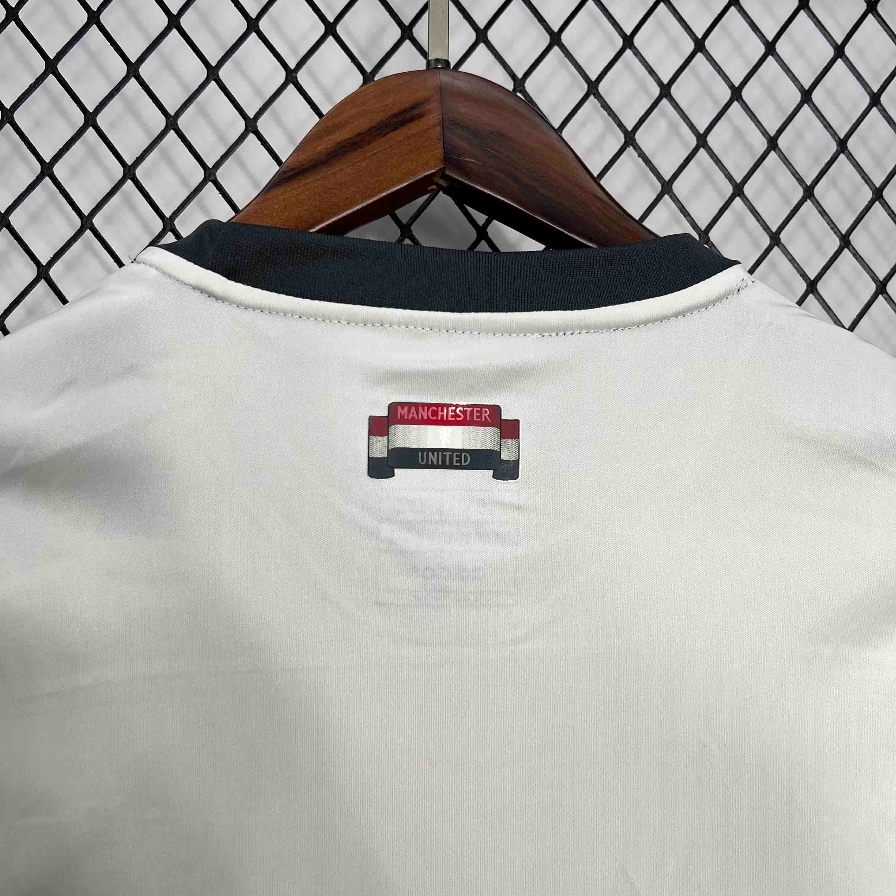 MANCHESTER UNITED - MAILLOT EXTÉRIEUR THIRD 24/25