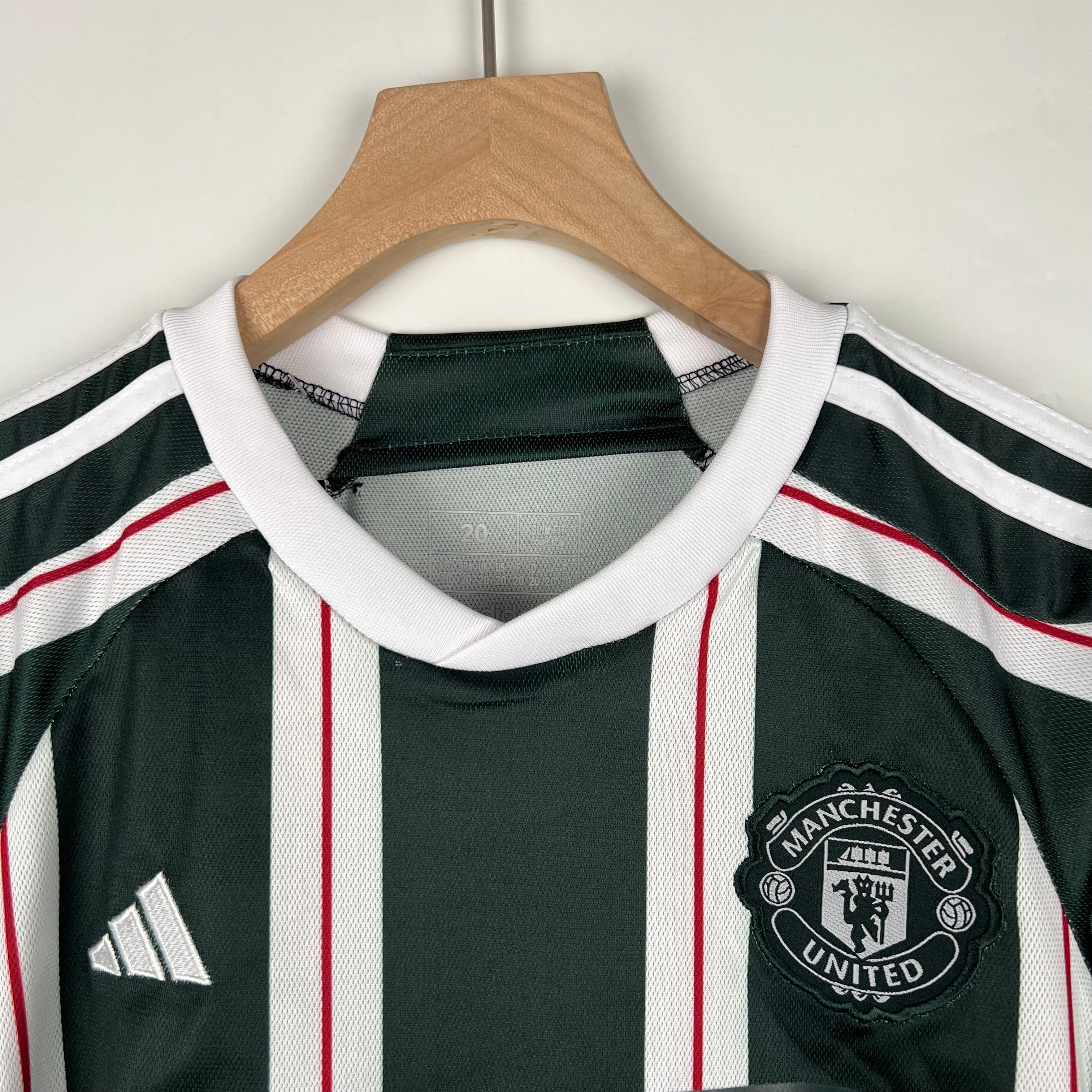 MANCHESTER UNITED - ENSEMBLE ENFANT EXTÉRIEUR 23/24