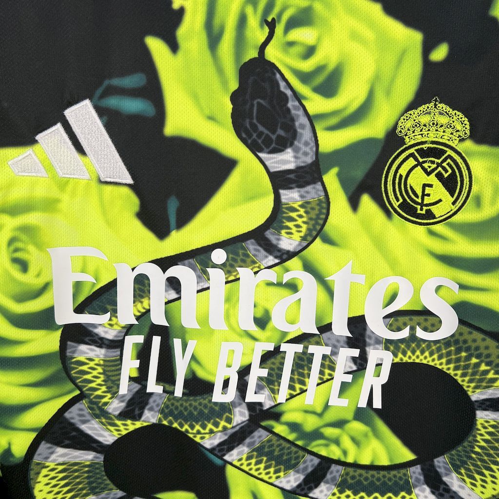 REAL MADRID - MAILLOT CONCEPT "SERPENT ROSE" 25/26