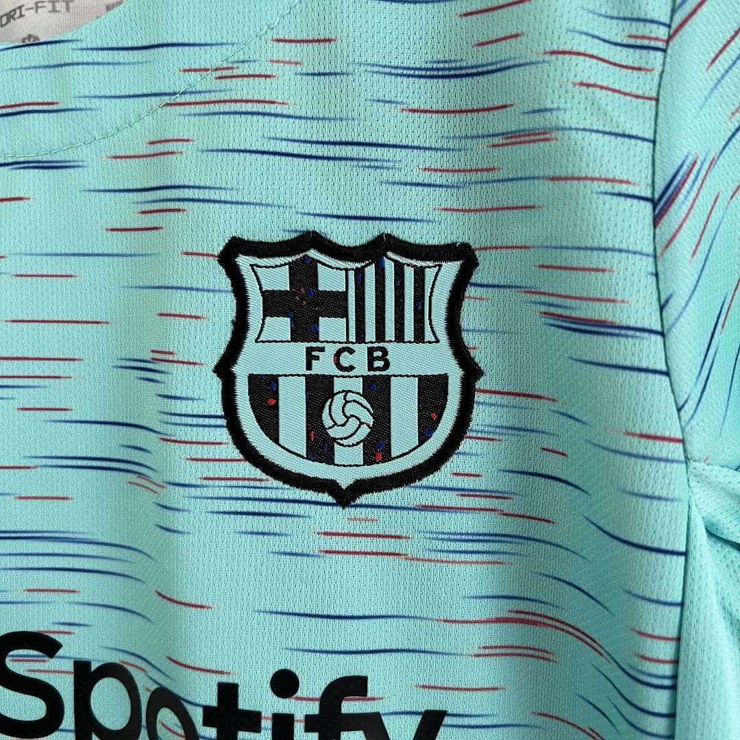 FC BARCELONE - ENSEMBLE ENFANT EXTÉRIEUR THIRD 23/24