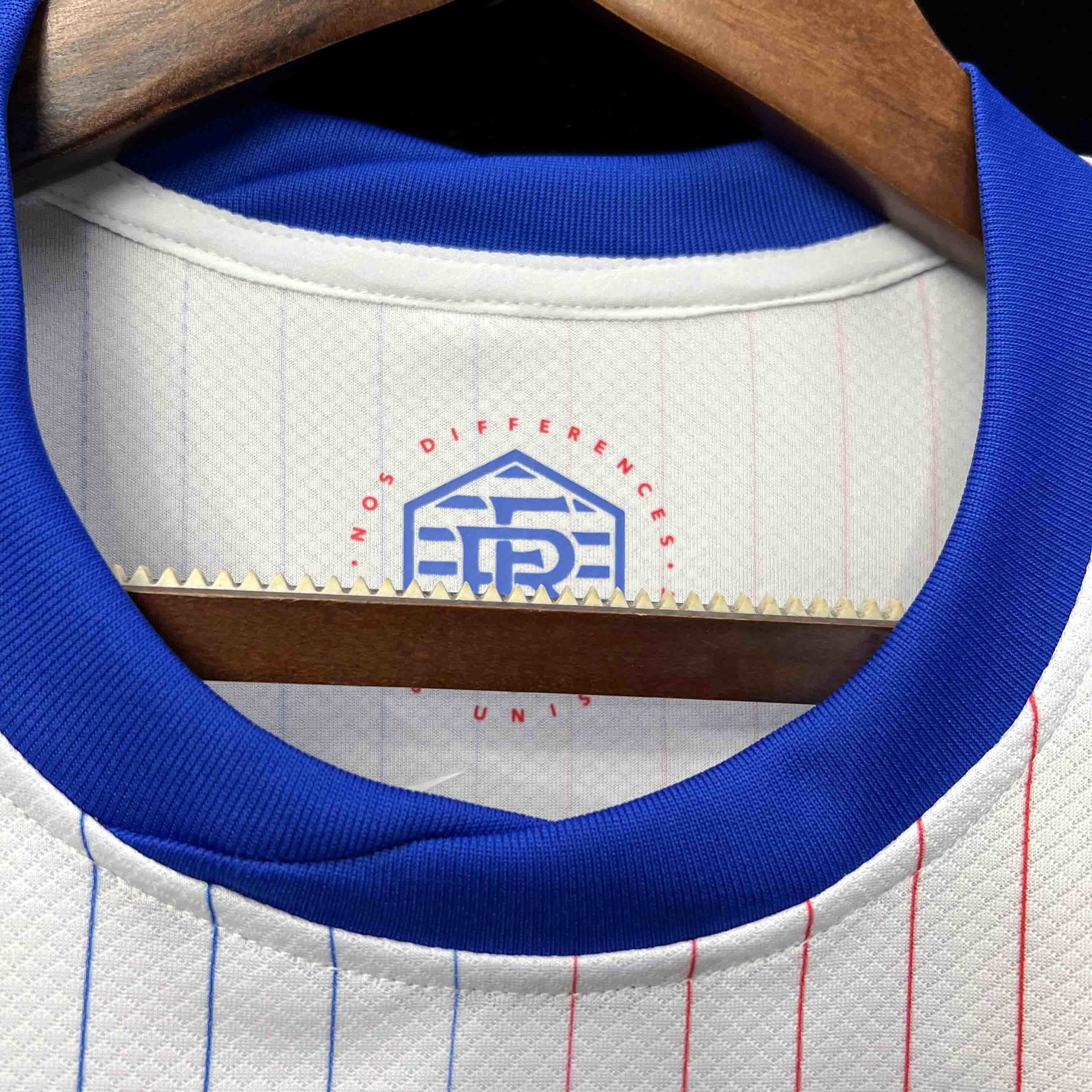 FRANCE - MAILLOT EXTÉRIEUR 2024