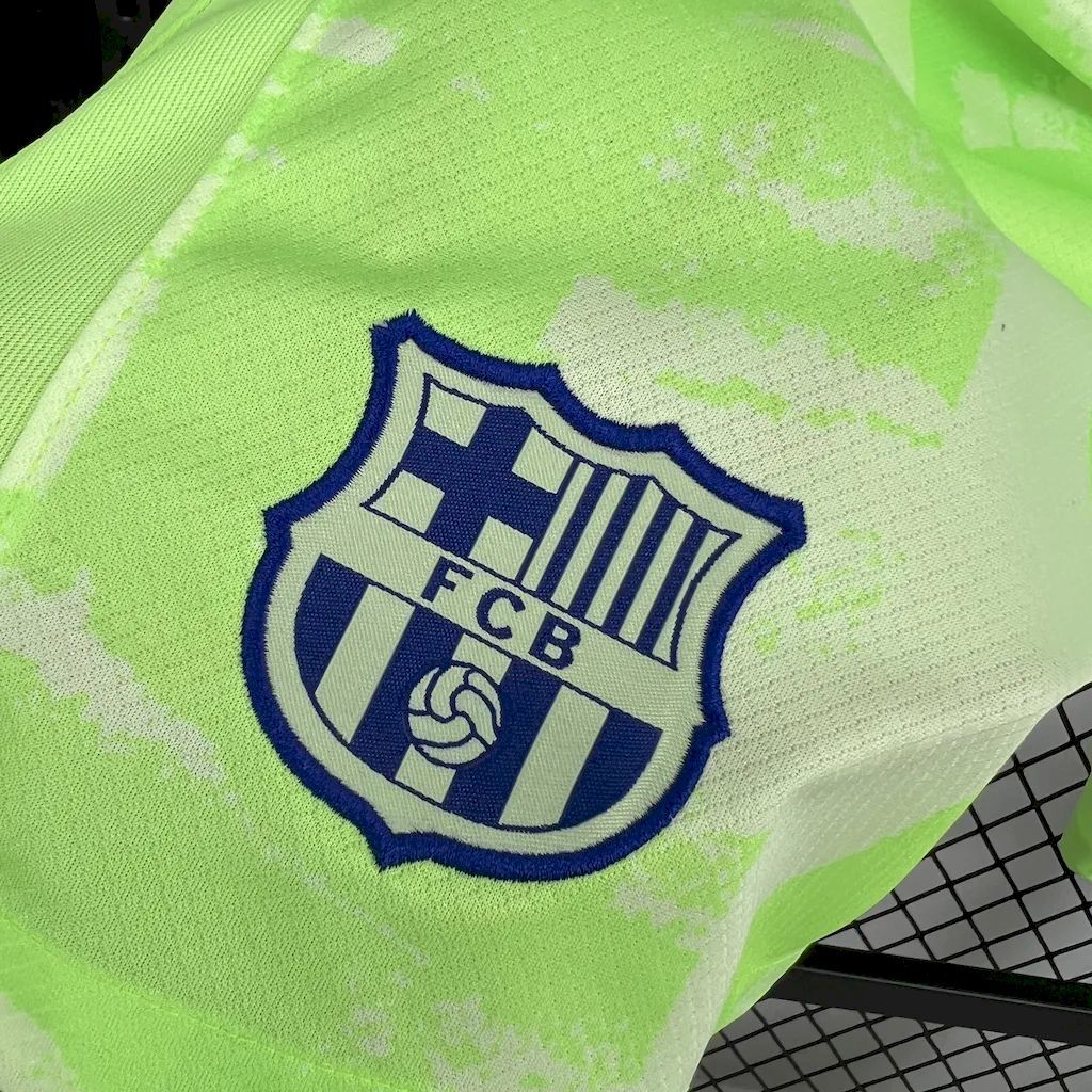 FC BARCELONE - SHORT EXTÉRIEUR THIRD 24/25