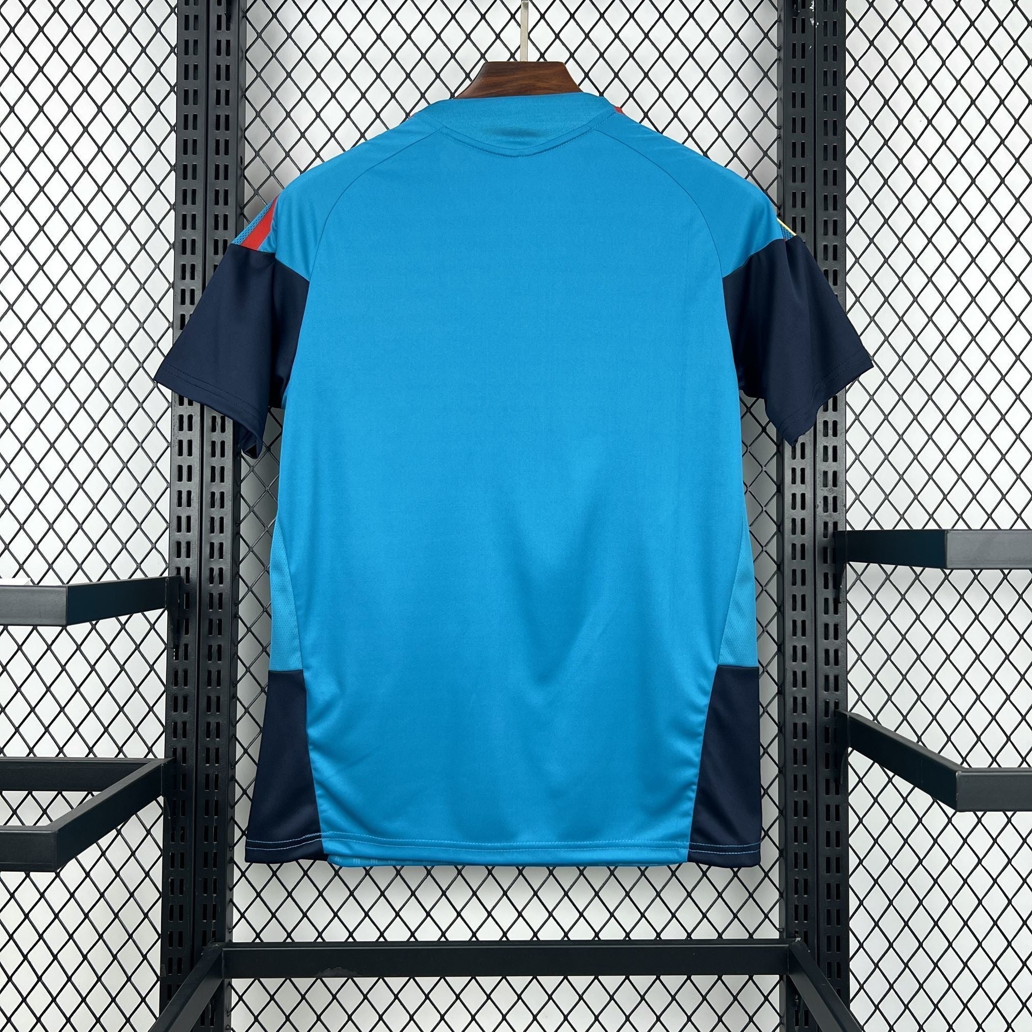 Leazofoot ESPAGNE 2026 pre-match jersey in bright blue with navy sleeves and side panels.