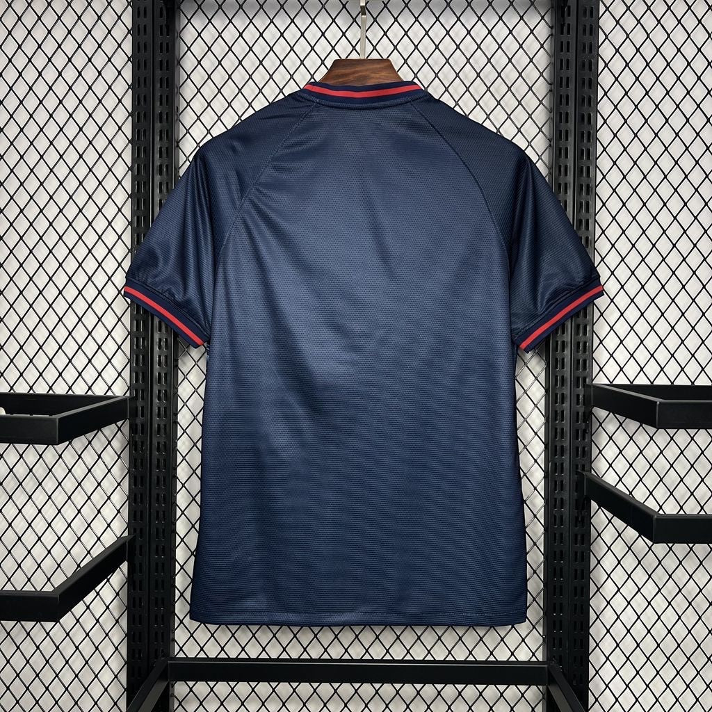 Leazofoot FC Barcelone 24/25 concept jersey in navy blue with red and blue striped collar and sleeve trim, back view.