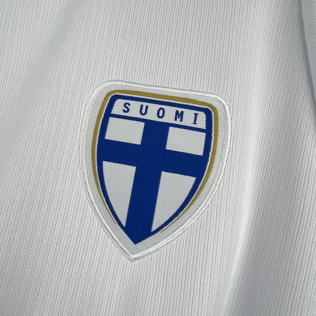 Leazofoot Finland 2026 home jersey featuring the Suomi national team crest embroidered on white performance fabric.