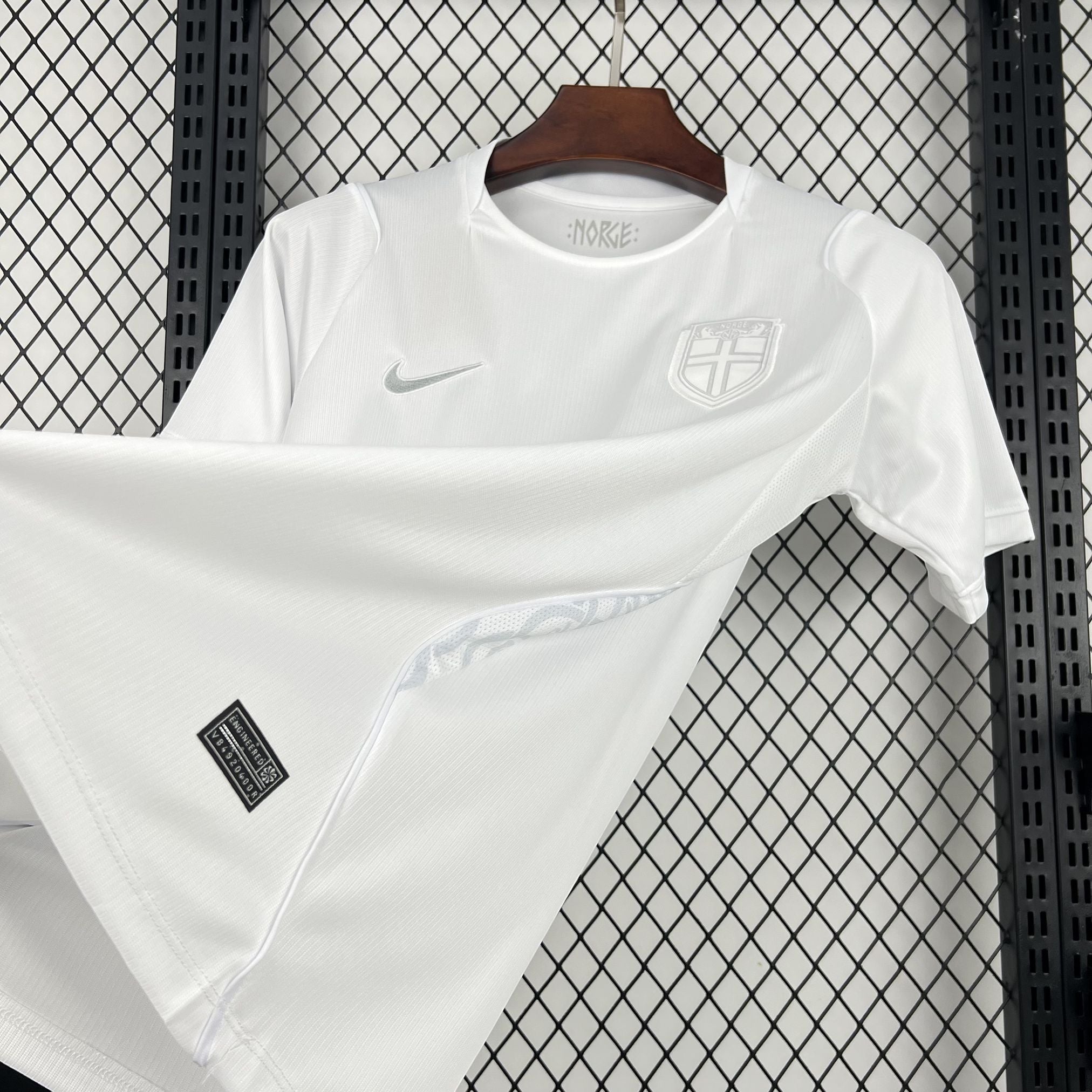 Leazofoot NORVÈGE 2026 third jersey, white, short sleeves, crew neck, with embroidered crest and Nike logo.