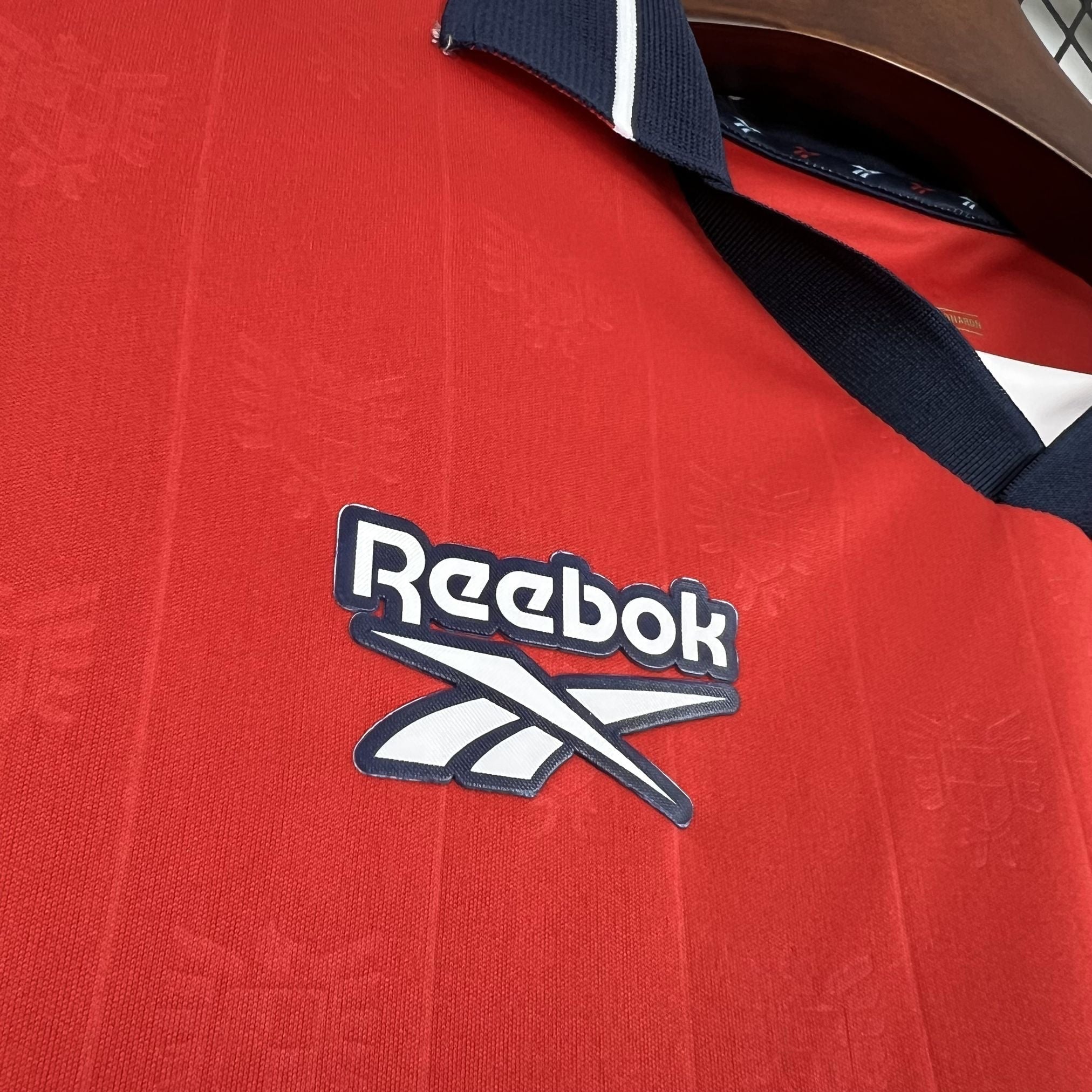 Leazofoot PANAMA - MAILLOT DOMICILE 2026 red jersey with navy collar and Reebok logo