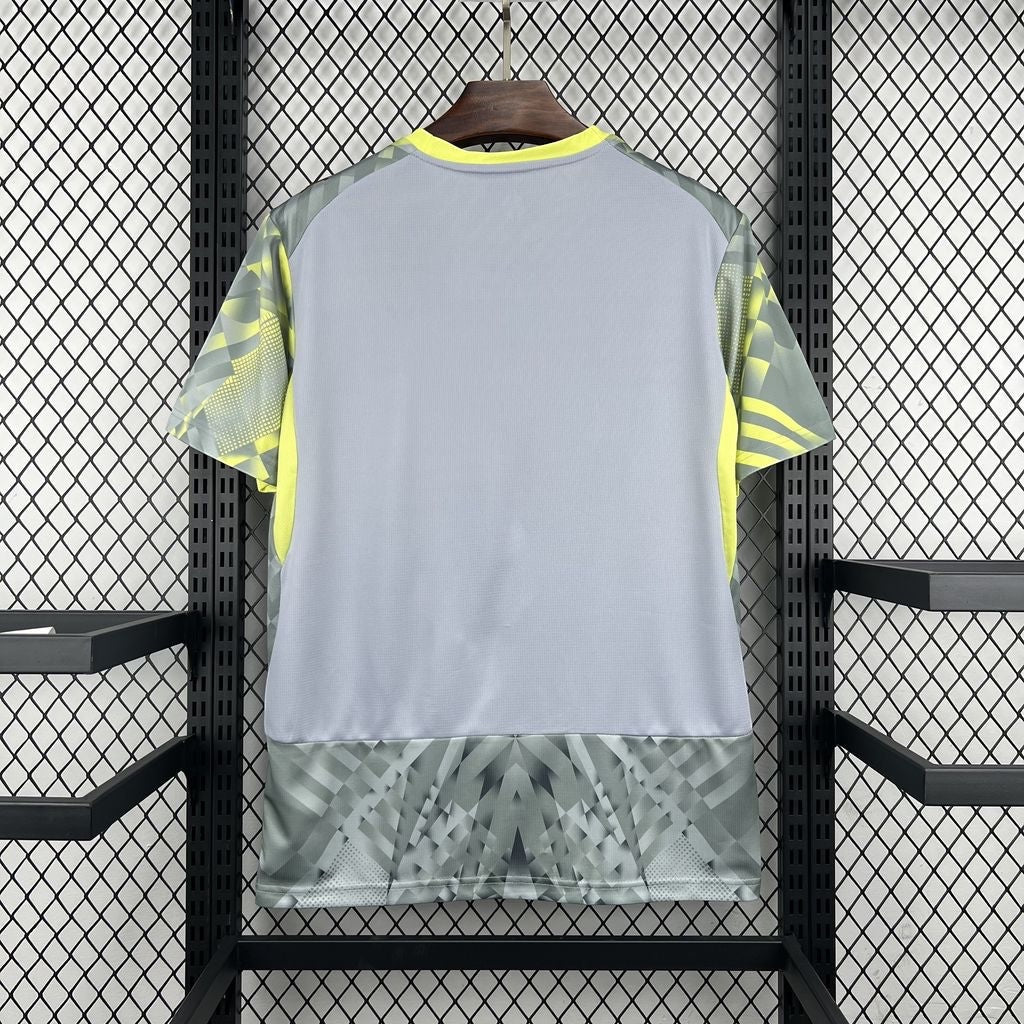 Leazofoot Portugal 2026 goalkeeper jersey in grey and neon yellow with geometric pattern on back