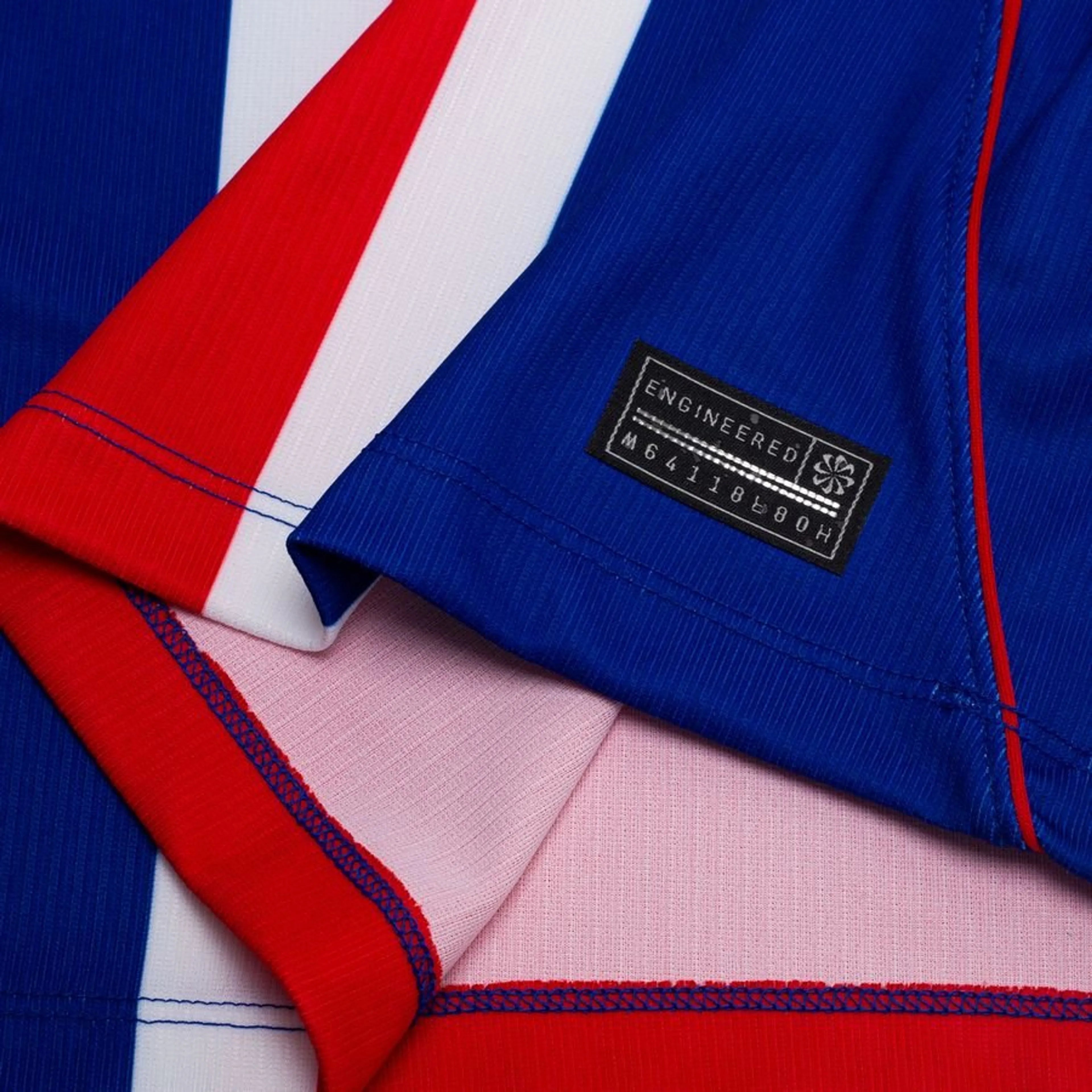 Leazofoot Paris Saint Germain 26/27 home jersey featuring blue, white, and red performance fabric with engineered tag.