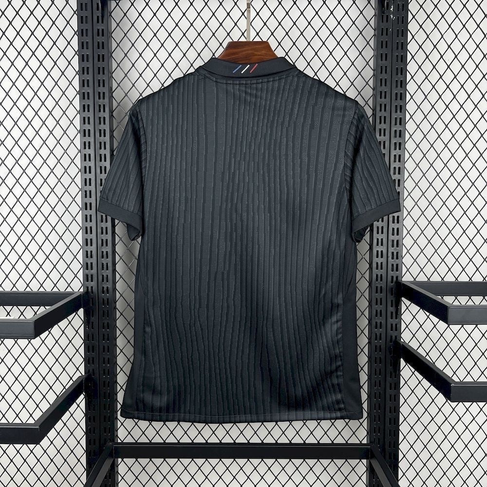 Leazofoot Paris Saint Germain 25/26 fourth football jersey in black with vertical textured stripes and collar detail.