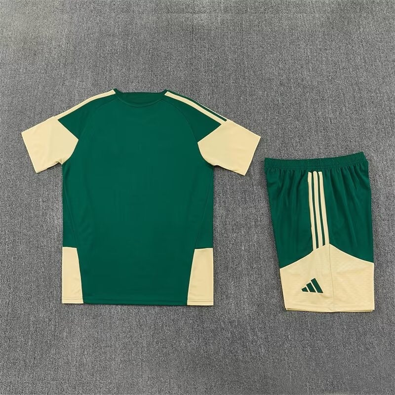 Leazofoot Real Madrid 2026 training set featuring a green and cream short-sleeve jersey and matching athletic shorts.
