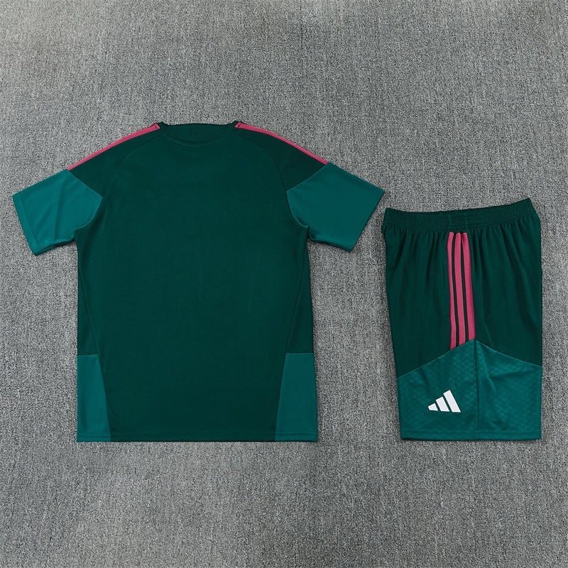 Leazofoot Real Madrid 26/27 training set in dark green with red accents, featuring a t-shirt and matching shorts.