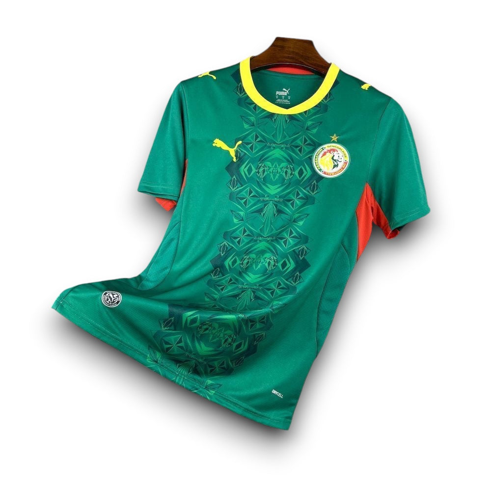 Leazofoot Senegal 2026 away football jersey in green with yellow trim, red side panels, and team crest.