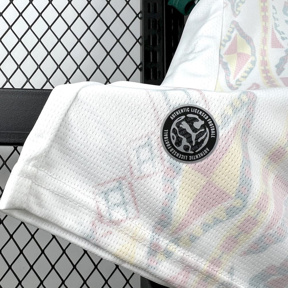 Leazofoot Senegal 2026 home football jersey in white with authentic licensed product badge and patterned fabric detail.