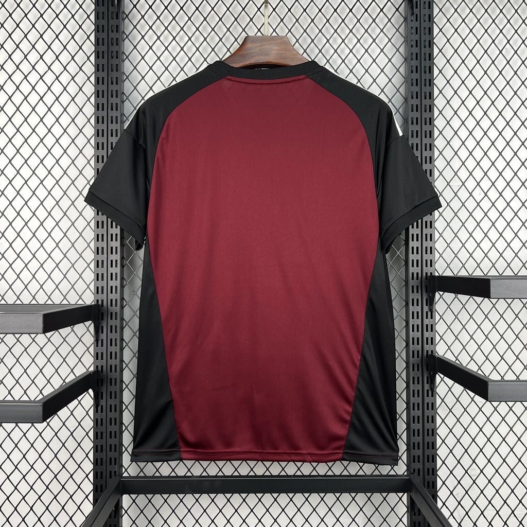 Leazofoot Spain 2026 goalkeeper jersey in burgundy and black, featuring a short-sleeve athletic performance design.