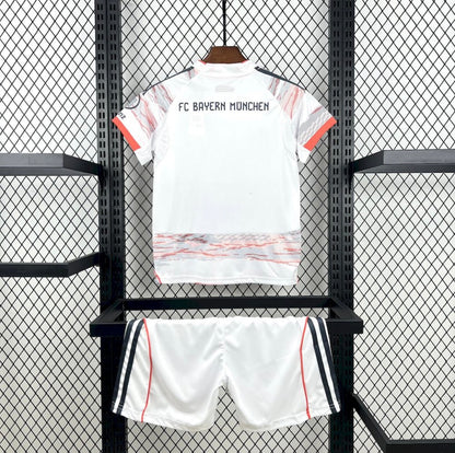 Kits Enfants FC Bayern 2025/26 Extérieur