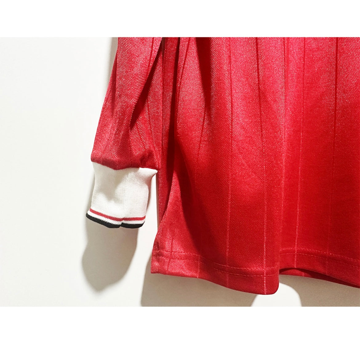 MANCHESTER UNITED - MAILLOT DOMICILE MANCHES LONGUES 1982/83
