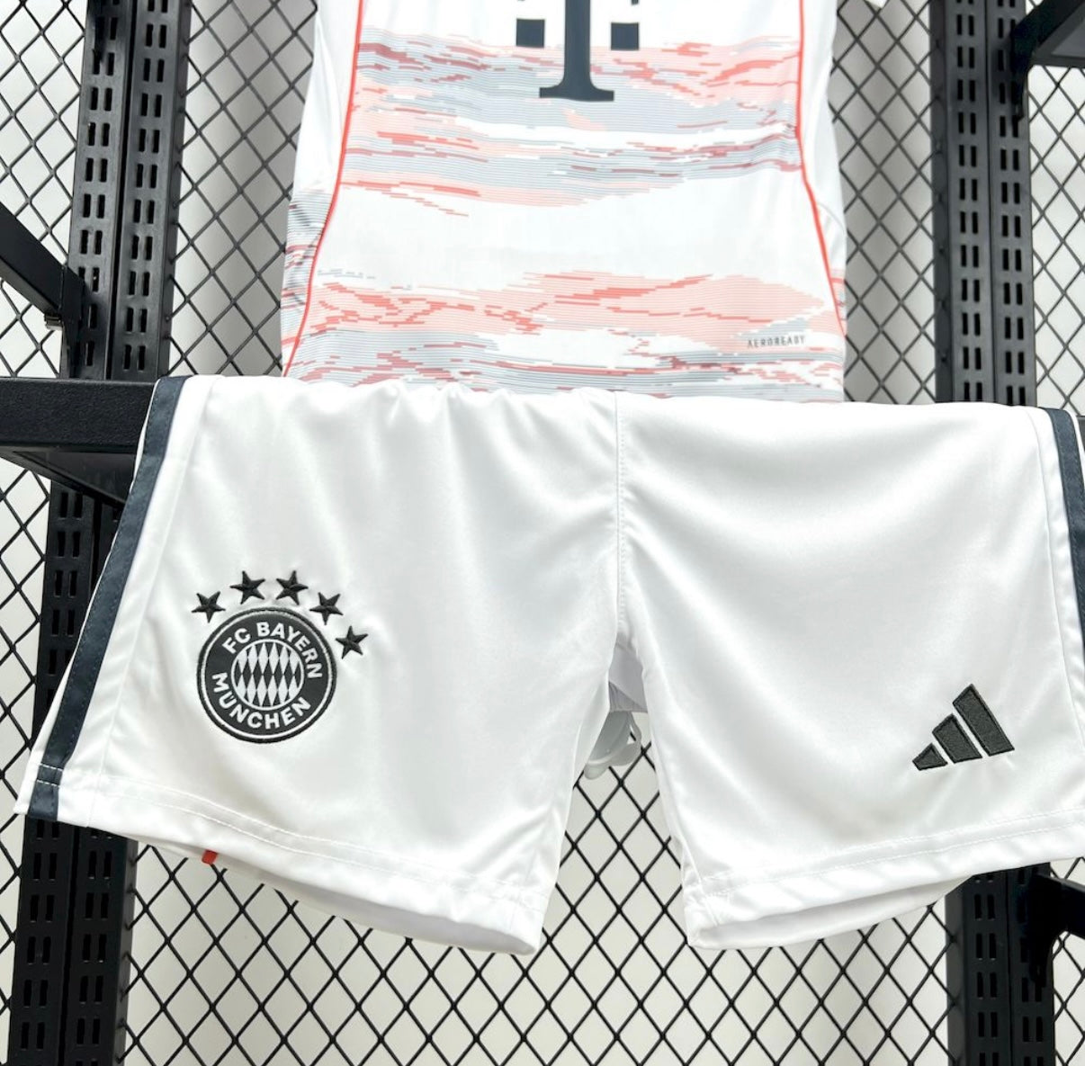 Kits Enfants FC Bayern 2025/26 Extérieur