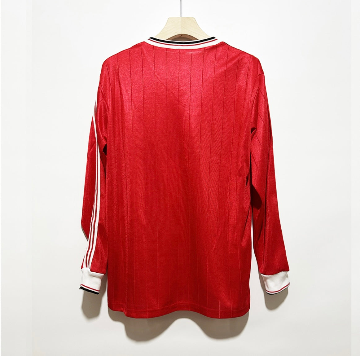 MANCHESTER UNITED - MAILLOT DOMICILE MANCHES LONGUES 1982/83