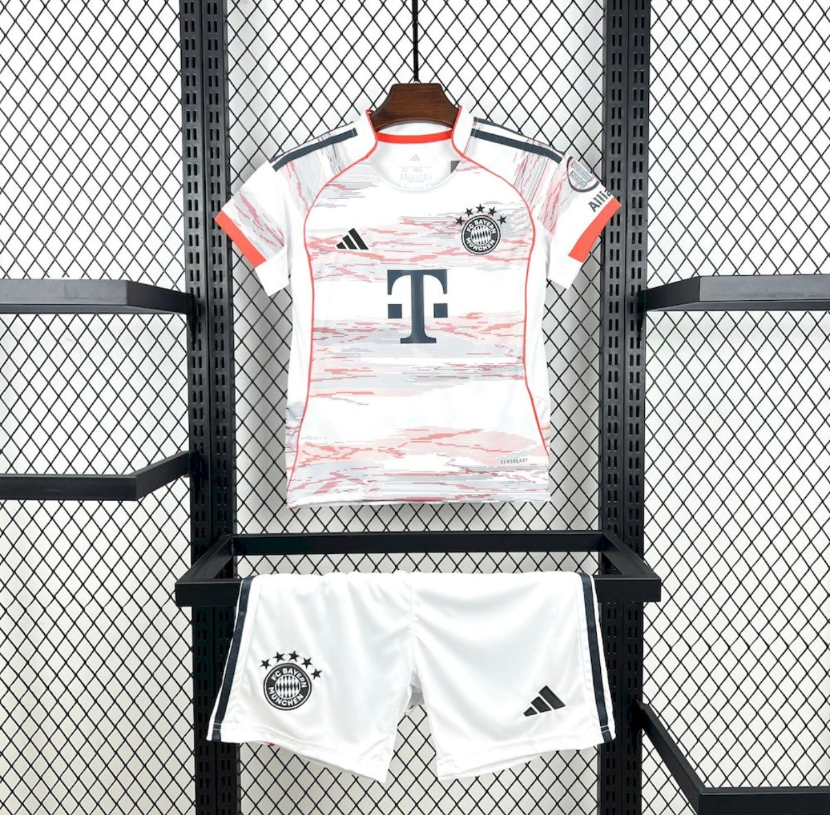 Kits Enfants FC Bayern 2025/26 Extérieur