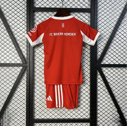 Kits Enfants FC Bayern 2025/26 Domicile