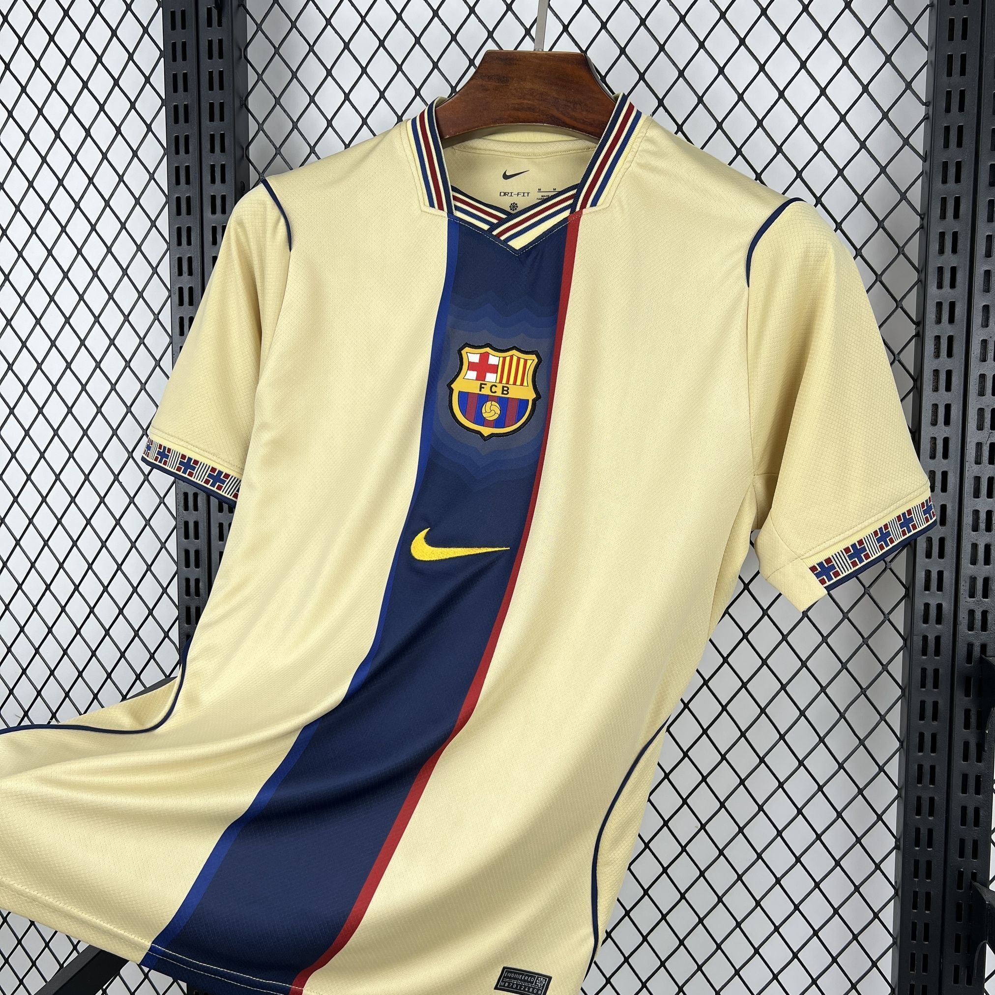 FC BARCELONE - MAILLOT CONCEPT 25/26