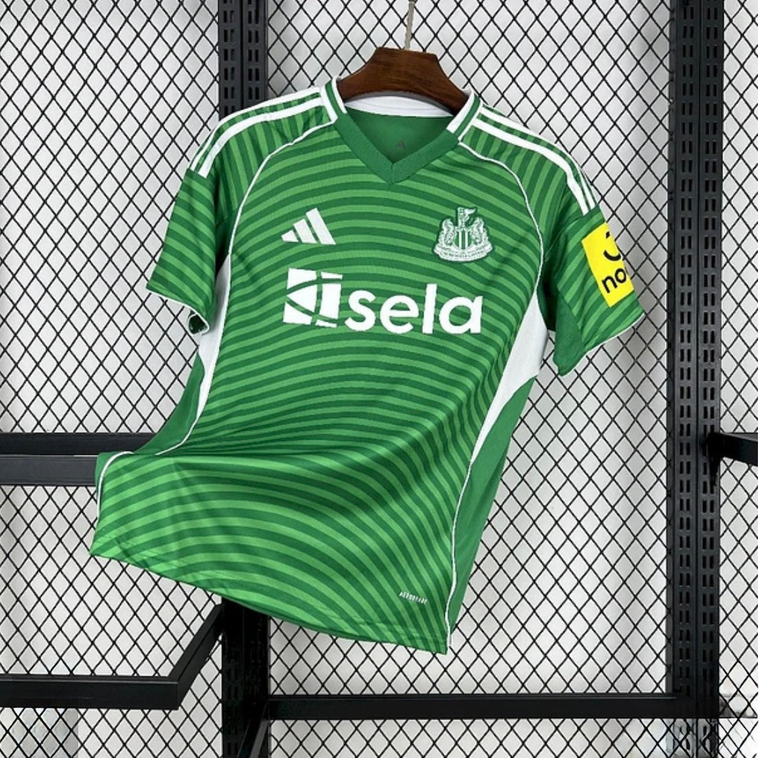 Newcastle 2025/26 Extérieur