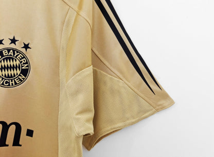 FC Bayern 2004/05 Extérieur