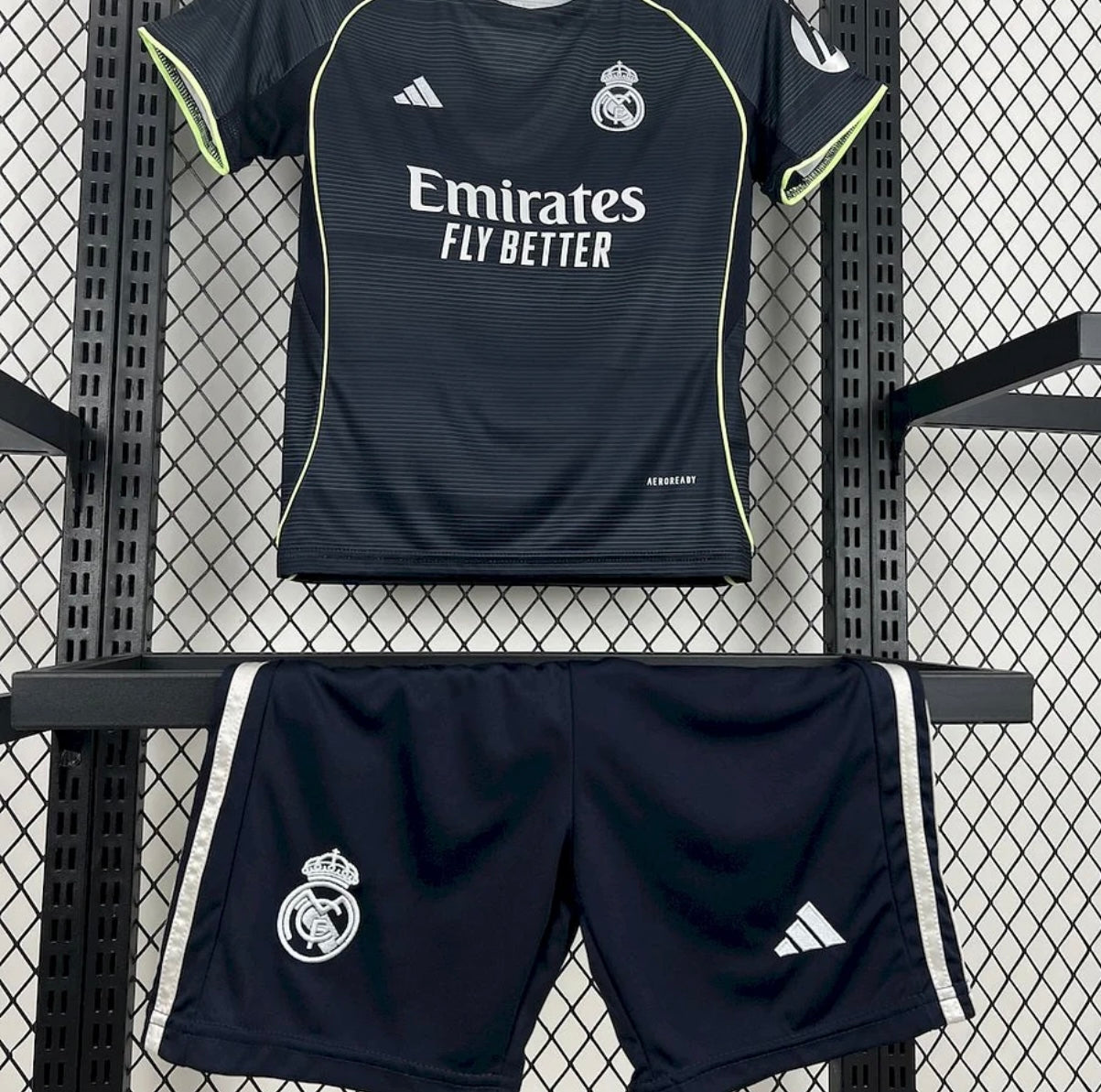 Kits Enfants Real Madrid 2025/26 Extérieur