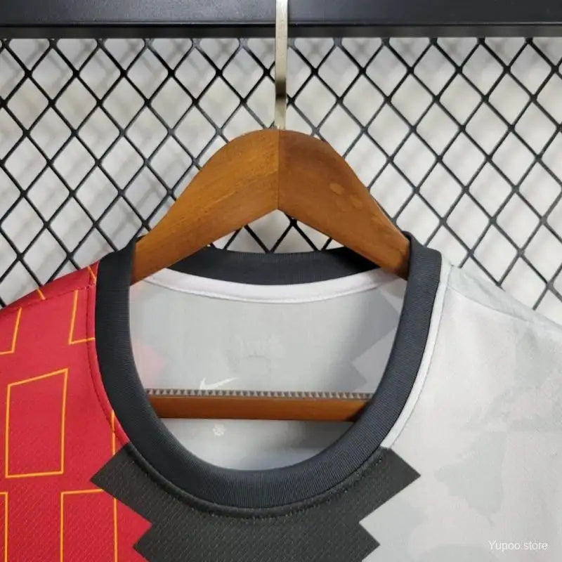 LIVERPOOL - MAILLOT CONCEPT 24/25