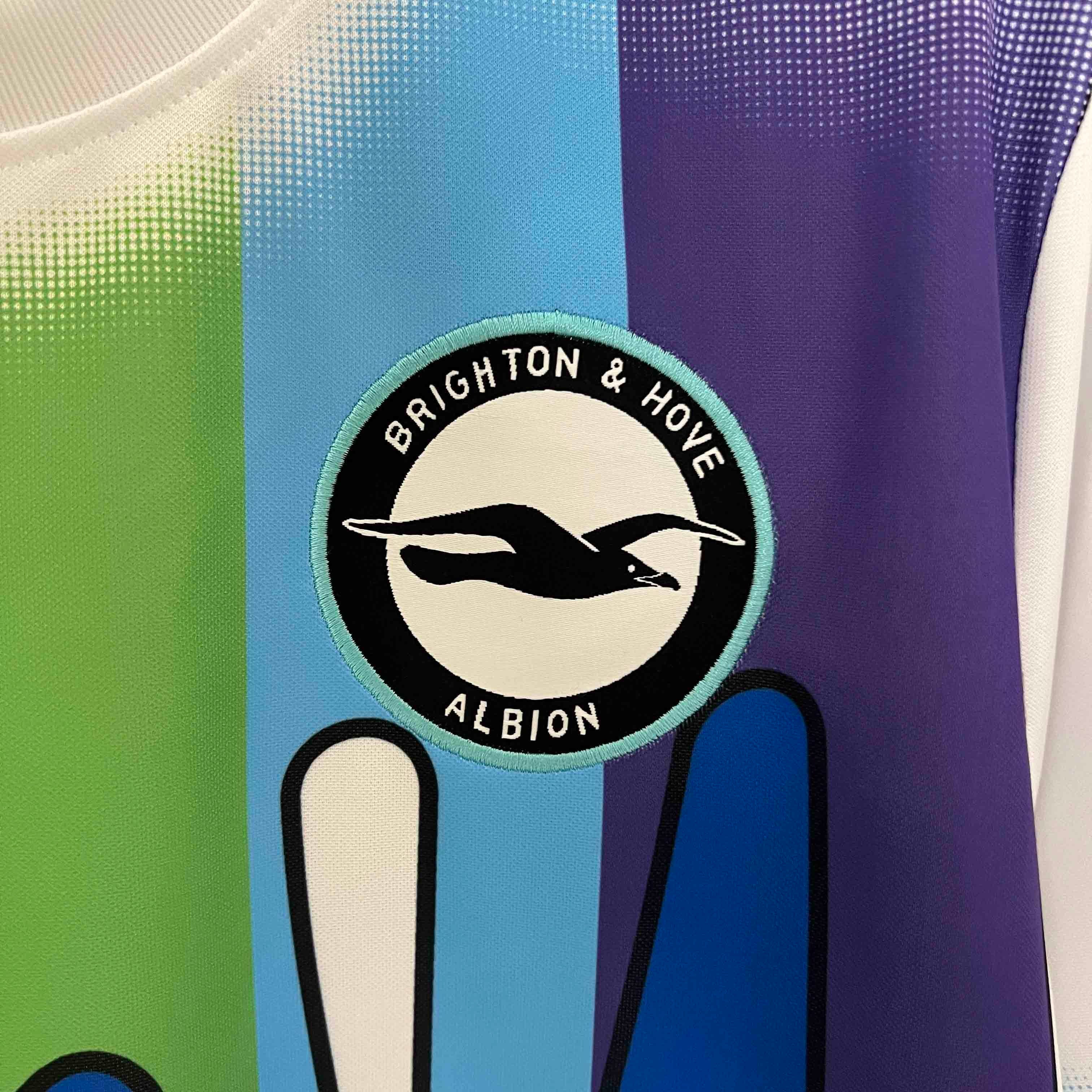 BRIGHTON - MAILLOT AVANT MATCH "HOVE ALBION RAINBOW LACES" 23/24