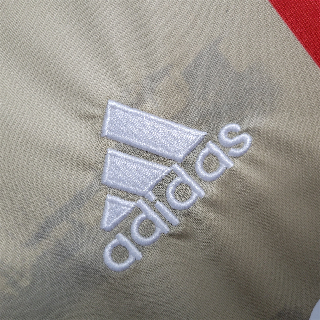 22-23 Ajax third away