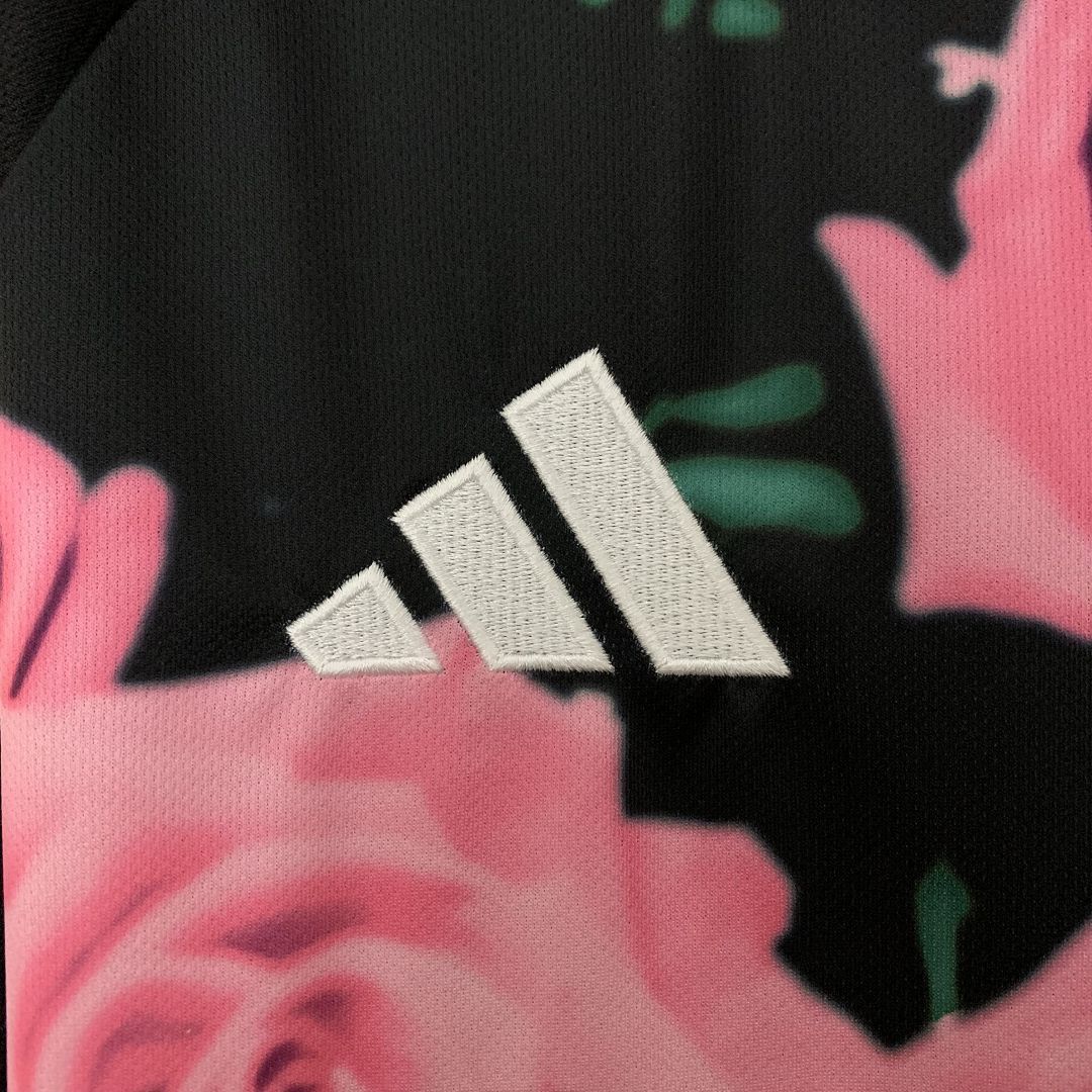 REAL MADRID - MAILLOT CONCEPT "SERPENT ROSE" 25/26