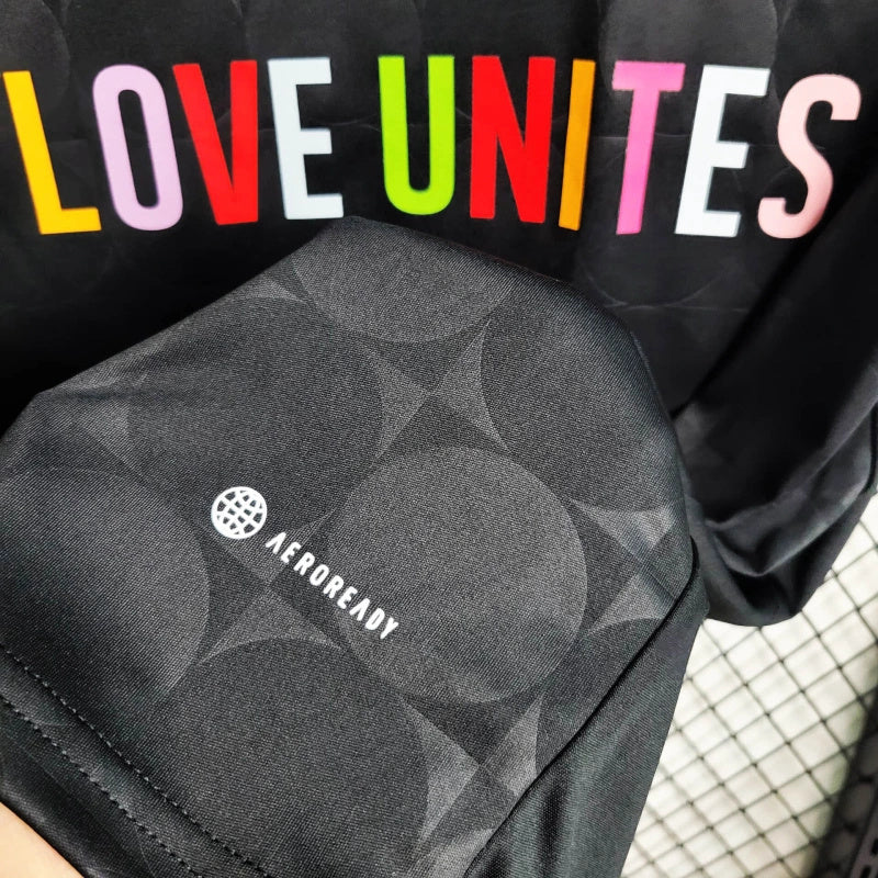 MANCHESTER UNITED - MAILLOT "LOVE UNITES" 24/25