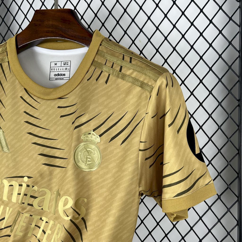 REAL MADRID - MAILLOT CONCEPT "OR" 25/26
