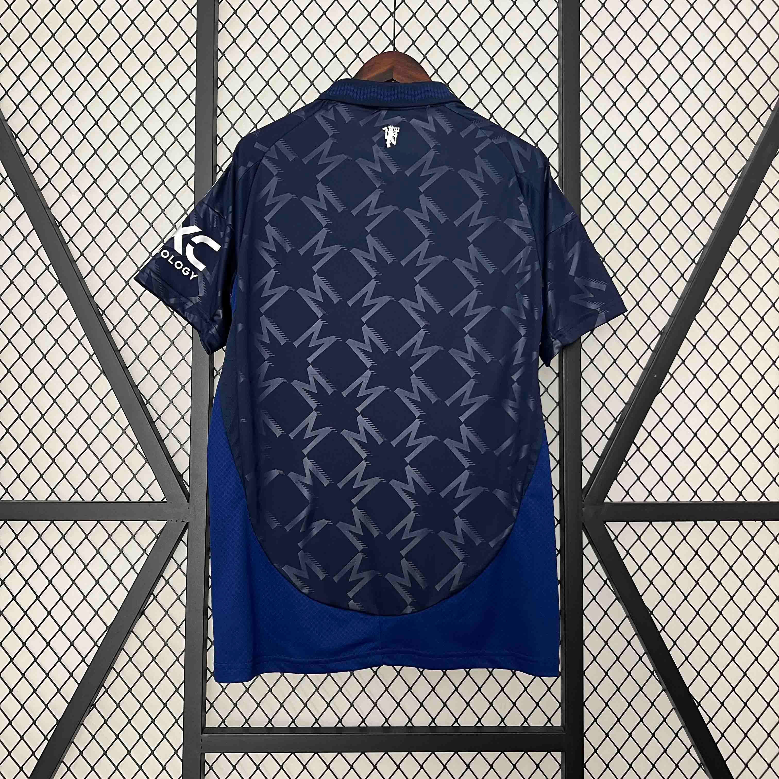 MANCHESTER UNITED - MAILLOT EXTÉRIEUR 24/25